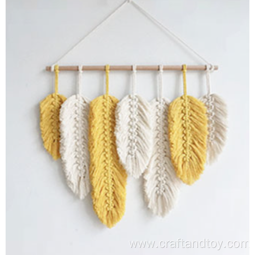 DIY Gift Feathers Macrame Wall